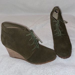 Suede desert boots